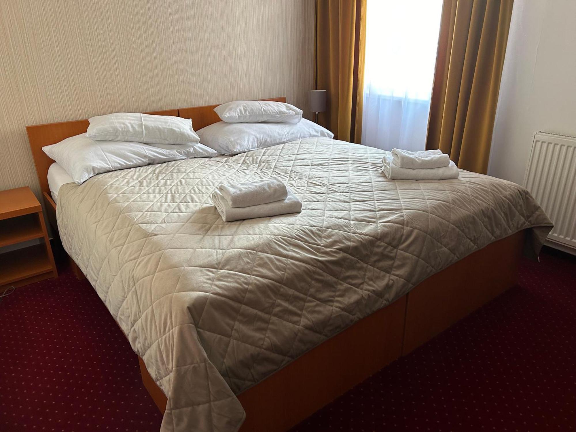 Hotel Evan U Hoffera Topoľcany Bagian luar foto