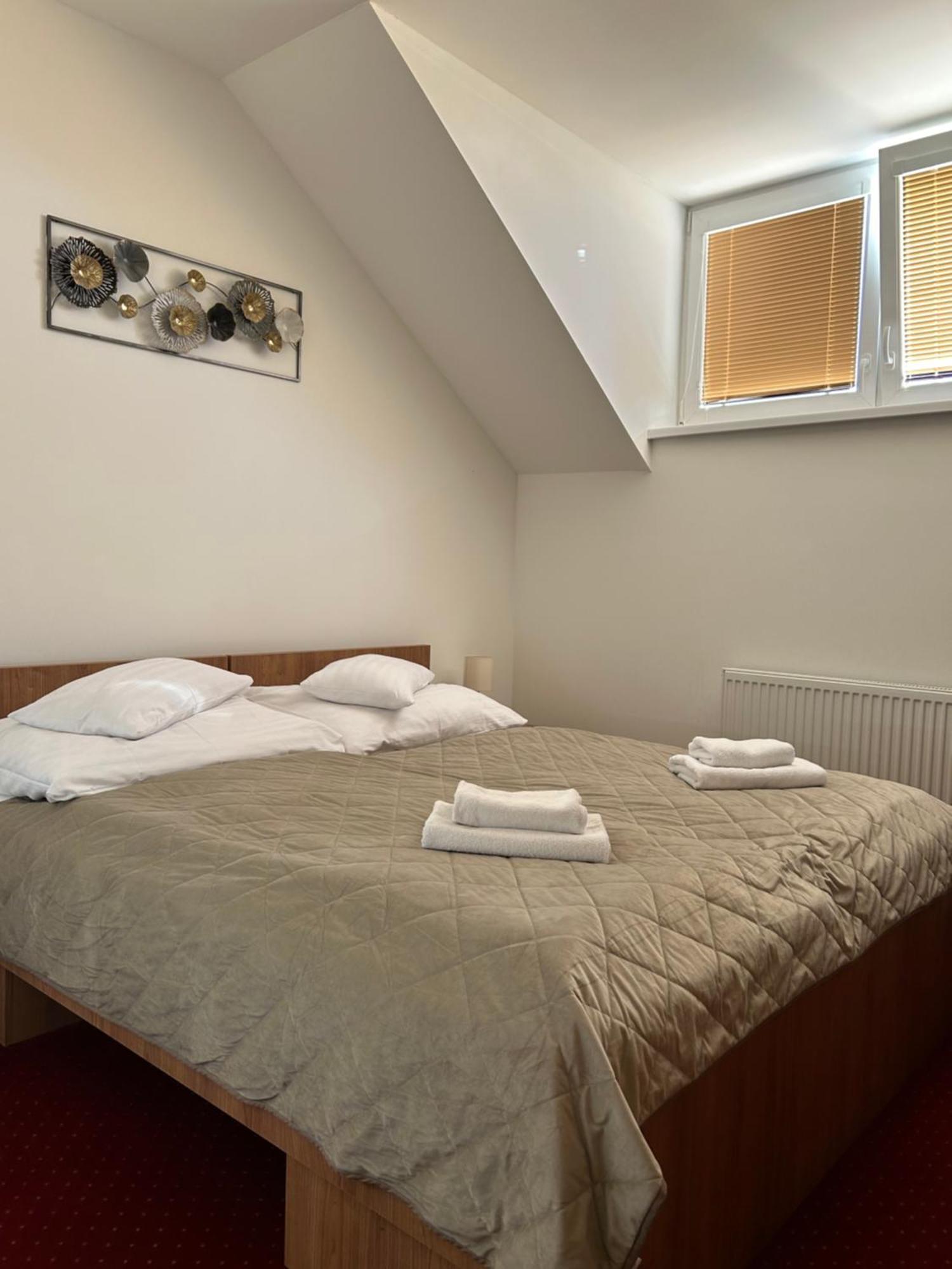 Hotel Evan U Hoffera Topoľcany Bagian luar foto