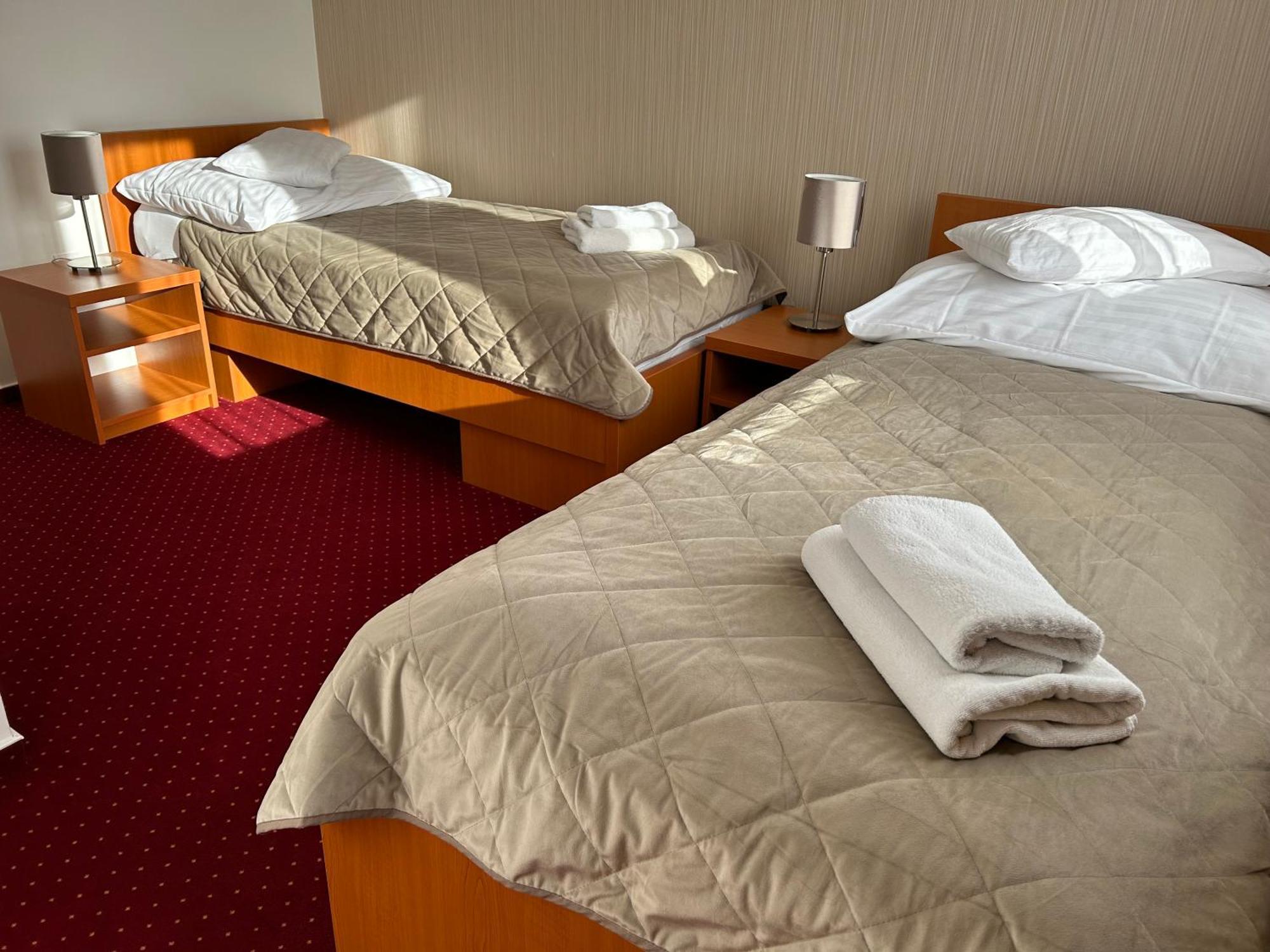 Hotel Evan U Hoffera Topoľcany Bagian luar foto