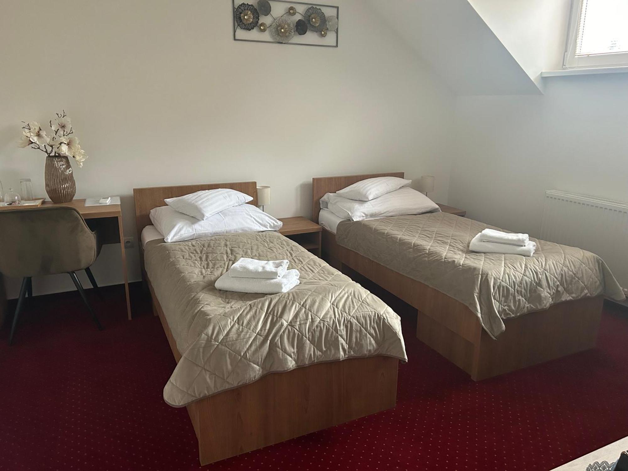 Hotel Evan U Hoffera Topoľcany Bagian luar foto