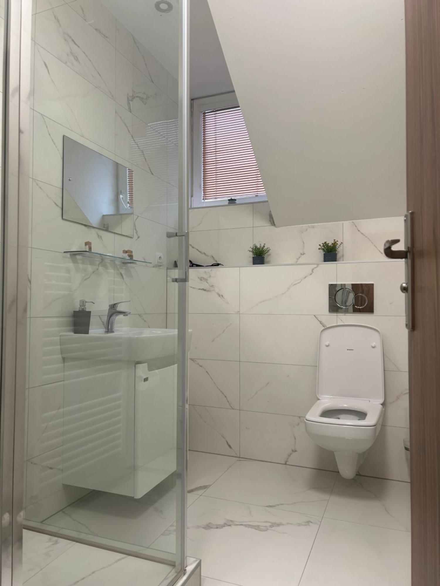Hotel Evan U Hoffera Topoľcany Bagian luar foto