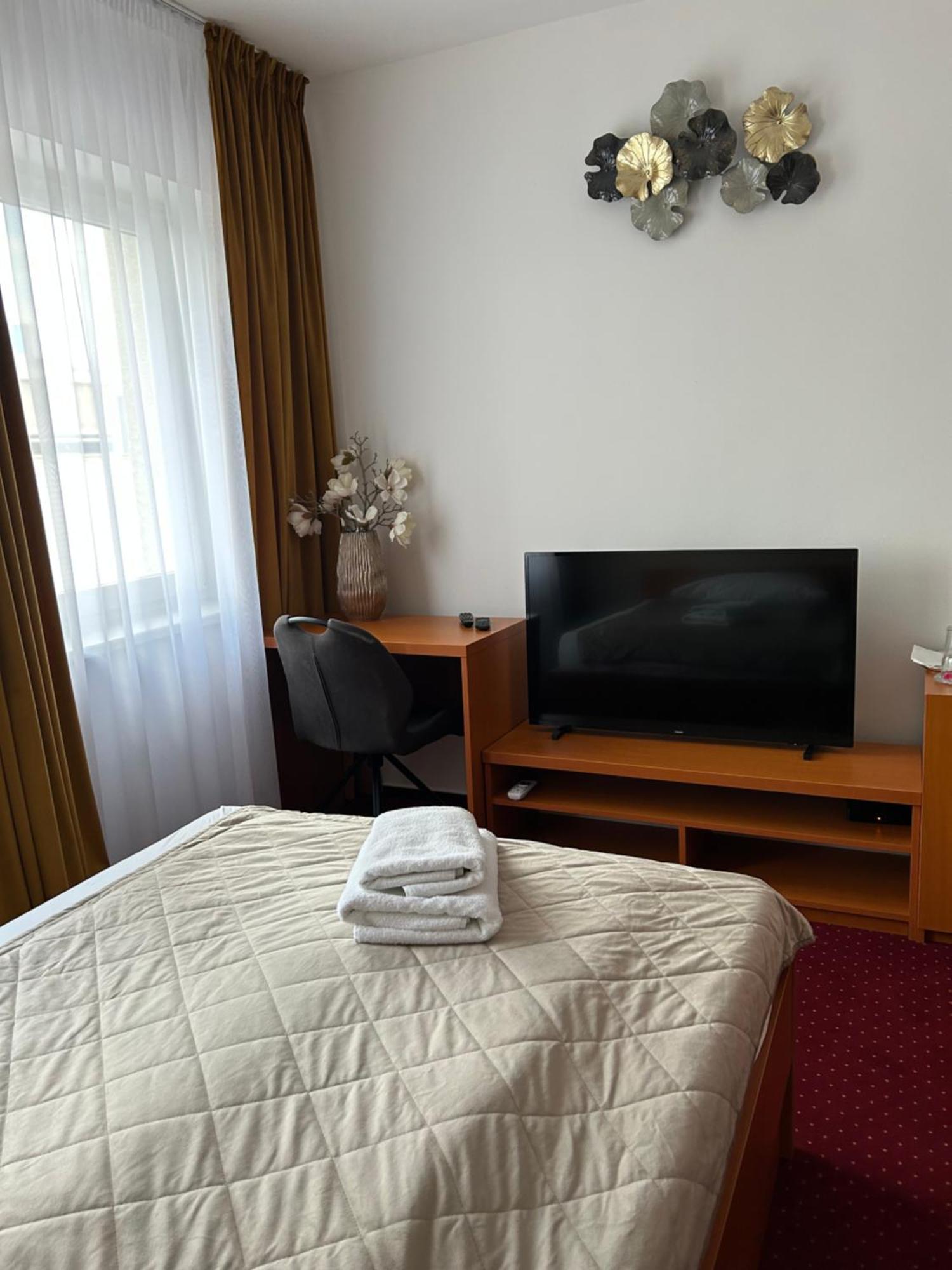 Hotel Evan U Hoffera Topoľcany Bagian luar foto