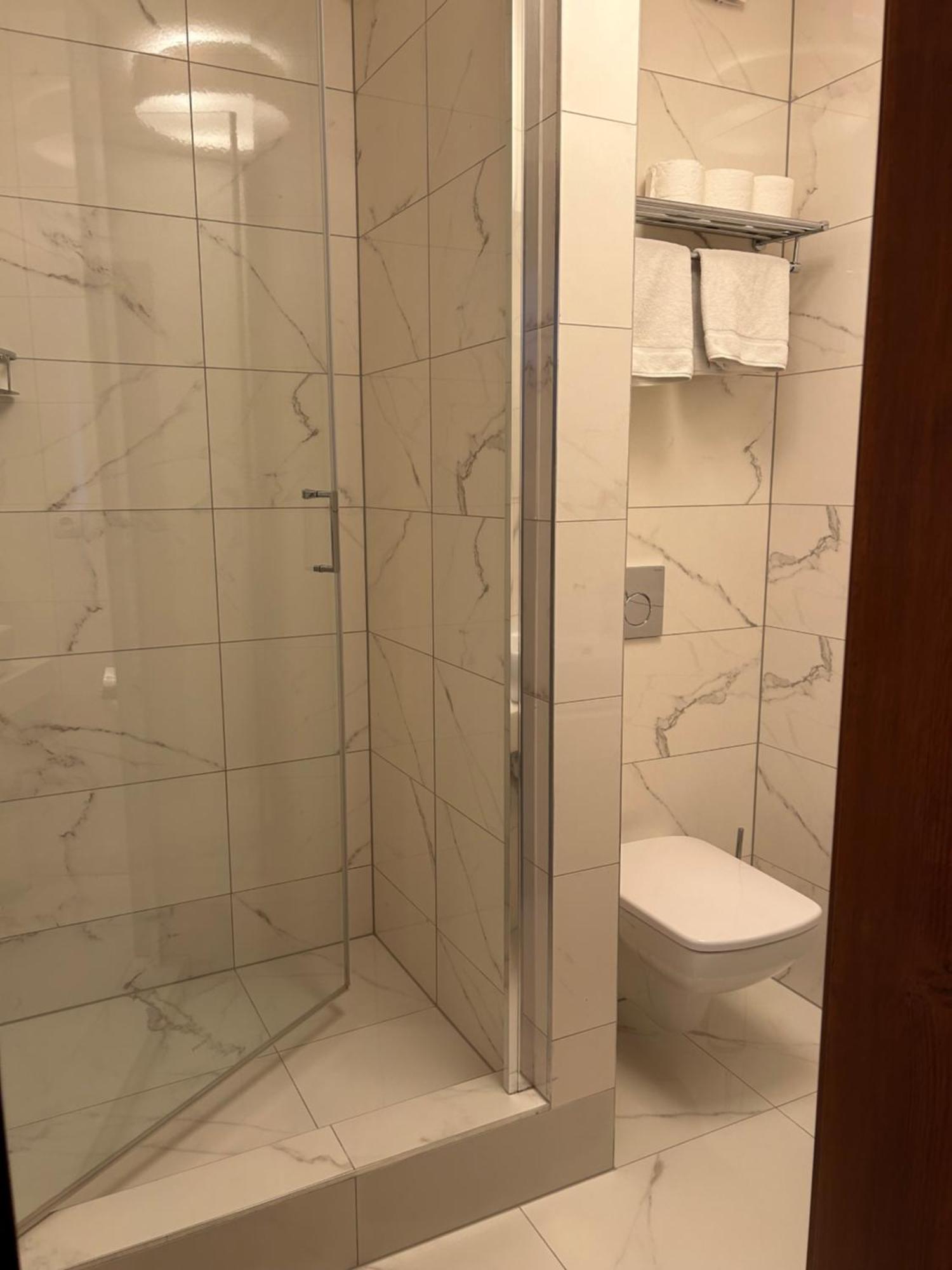 Hotel Evan U Hoffera Topoľcany Bagian luar foto