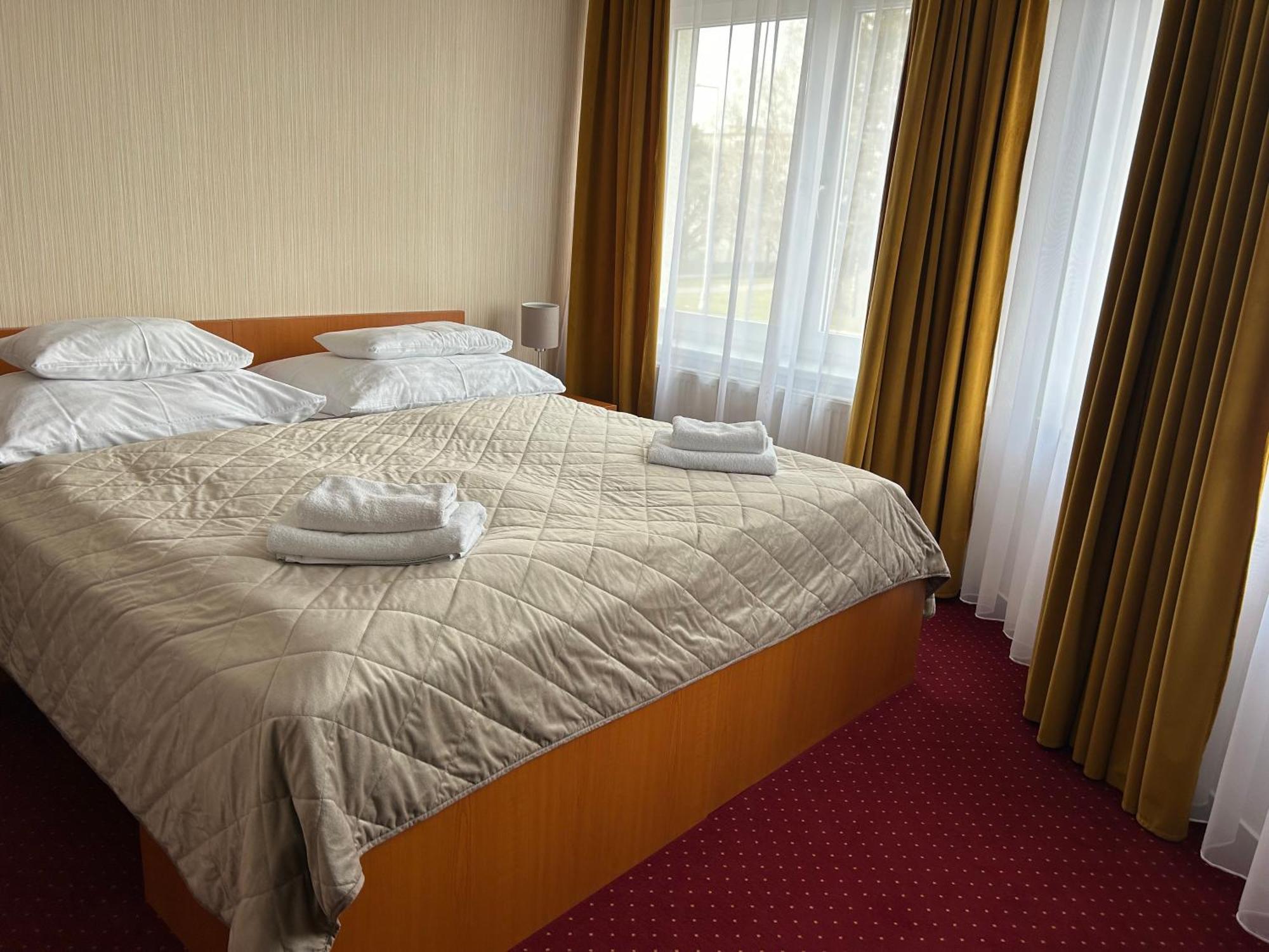 Hotel Evan U Hoffera Topoľcany Bagian luar foto