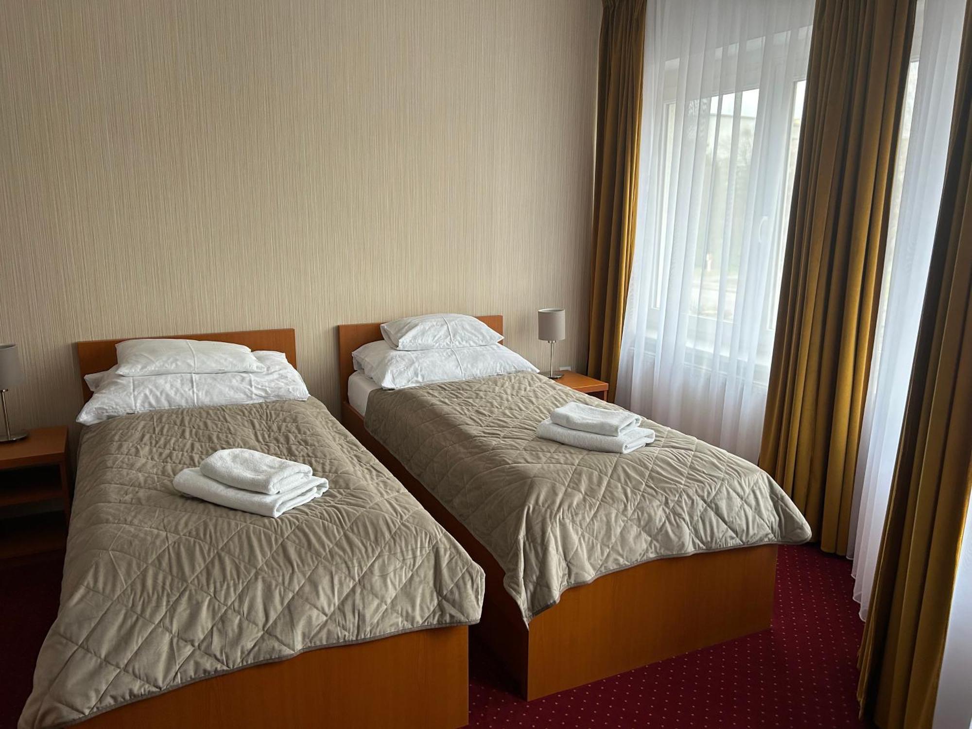Hotel Evan U Hoffera Topoľcany Bagian luar foto