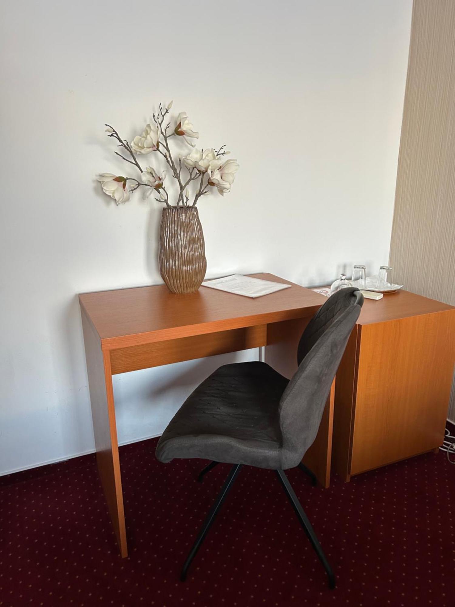 Hotel Evan U Hoffera Topoľcany Bagian luar foto