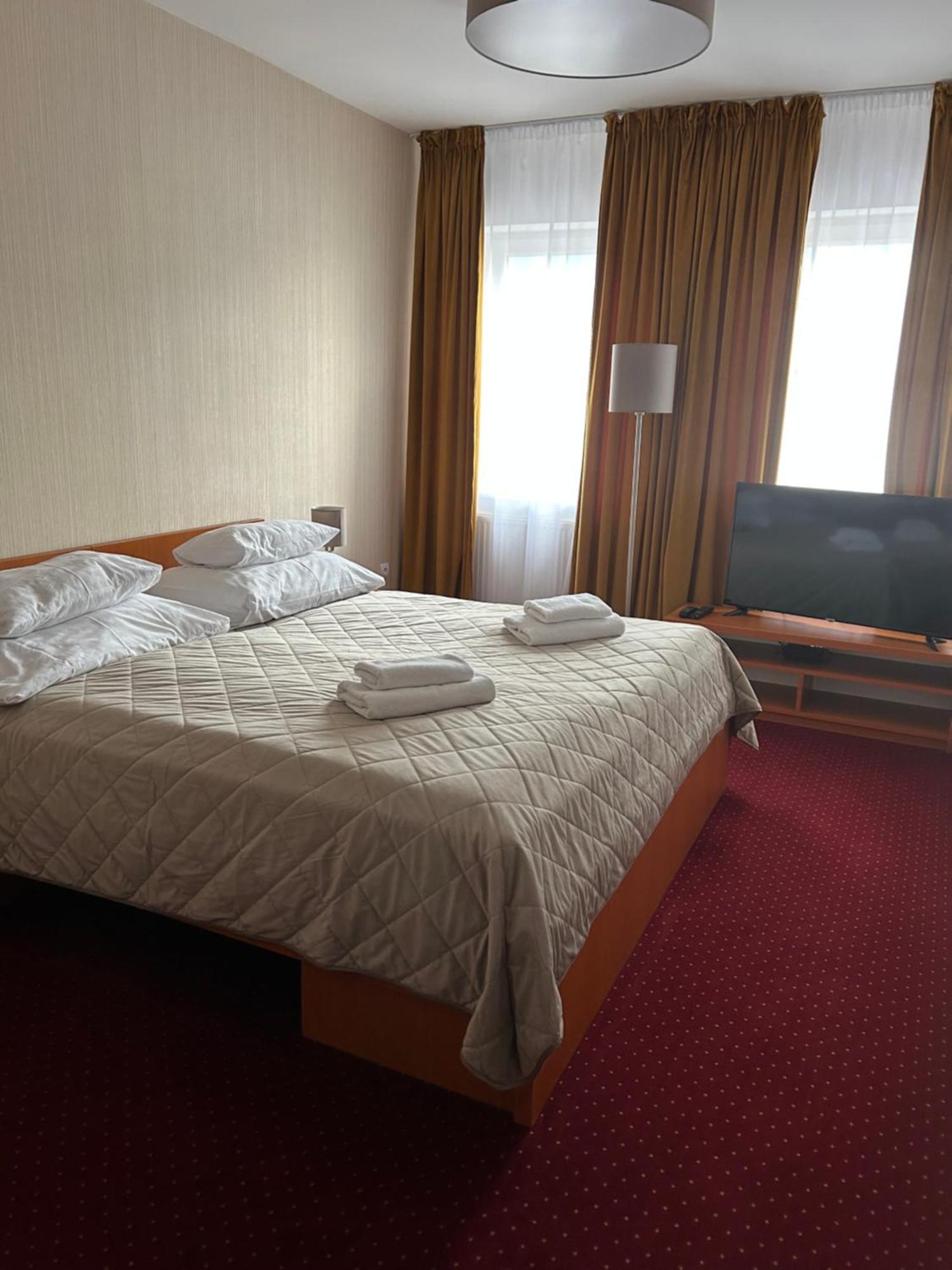 Hotel Evan U Hoffera Topoľcany Bagian luar foto